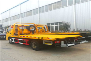 云安附近拖车救援搭电